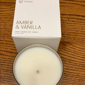 Musee Amber&Vanilla Hand Poured Soy Candle 8.80 oz